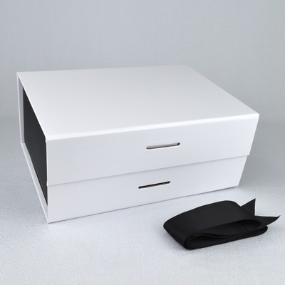 Magnetic Closure Gift Box with Removable Ribbon (9.25" x 6.75" x 4")