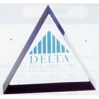 Clearcast Lucite Triangle Embedment (3 1/2" Per Side)