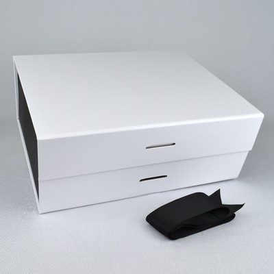 Magnetic Closure Gift Box with Removable Ribbon (11" x 8.75" x 4.37")