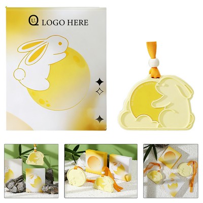 The Rabbit Gaze The Moon Fragrance Pendant