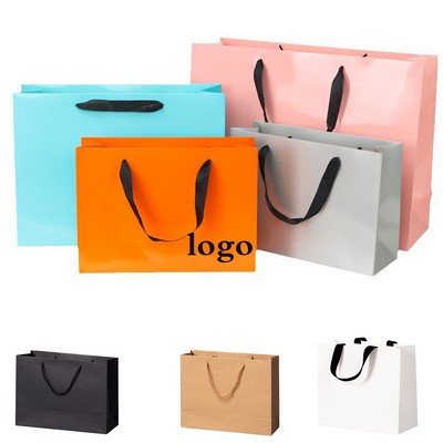 Fashionable And Convenient Handbag