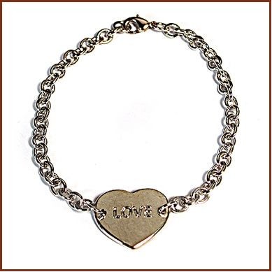 5/8" Heart Charm On 7-1/2" Cable Chain Bracelet W/Lobster Claw
