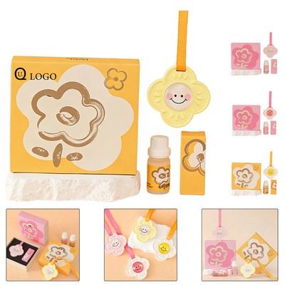 A Flower W/ Smile Fragrance Pendant