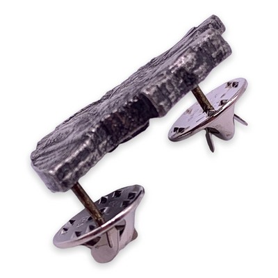 Howling Wolves Lapel Pin