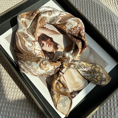 Custom 25.6" x 25.6" 100% Mulberry Silk Neck Scarf Silk Satin Wristband