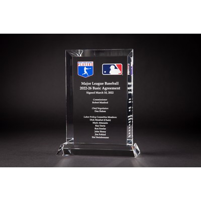 2D Vertical Crystal Award w/Beveled Back and Base (5 x 7 x 5/8")