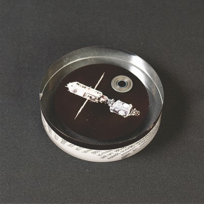 Lucite Round Embedment Award (2 1/2"x7/8")