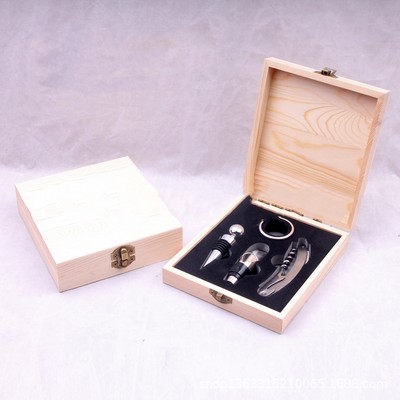 Wine Accessory w Wooden Gift Case