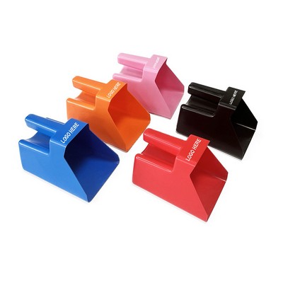 2 Quart Plastic Enclosed Feed Scoop