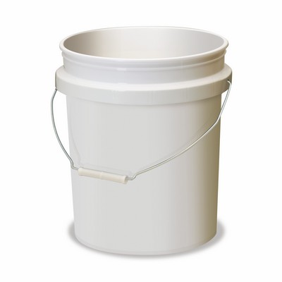 Shurhold 5 Gallon Plastic Bucket with Wire Handle (White)