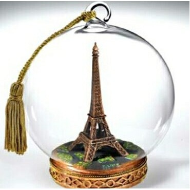 Paris Memory Globe