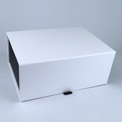 Magnetic Closure Gift Box w/ Pull-Up Ribbon (9.25" x 6.75" x 4")